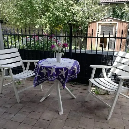 Stylish & Spacious Apartment With Patio Stams Exterior photo