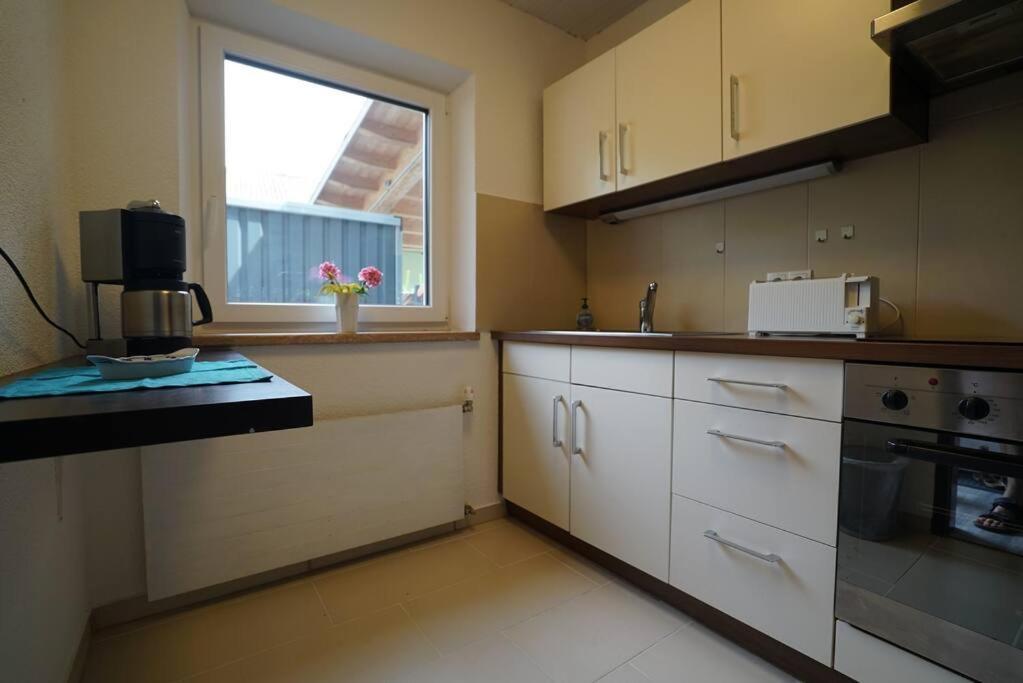 Apartment Stylish & Spacious With Patio *